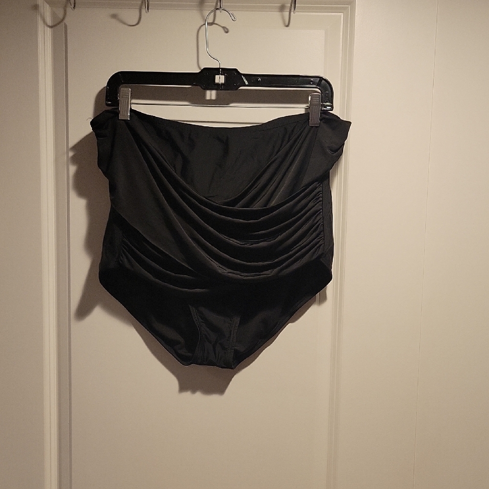 Elegant Black Women's Intimate Wear